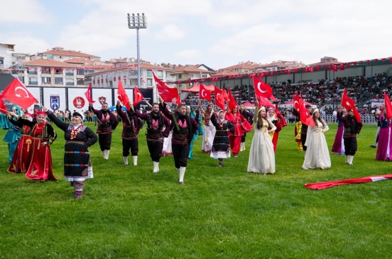 Cumhuriyet tarihinin en büyük karakucak güreşleri Keçiören’de başladı