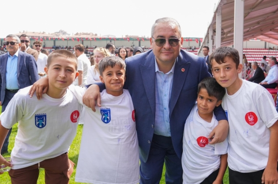 Cumhuriyet tarihinin en büyük karakucak güreşleri Keçiören’de başladı
