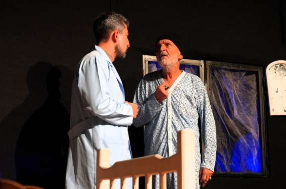 “Deliler Koğuşu” Keçiören’de izleyicinin yüreğine dokundu