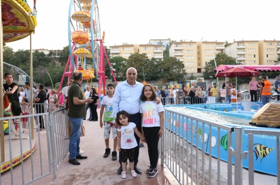 Deniz Dünyası ve Çocuk Lunaparkına Yoğun İlgi
