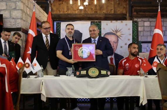 Dünya geleneksel güreş camiası Keçiören’deki lansmanda buluştu