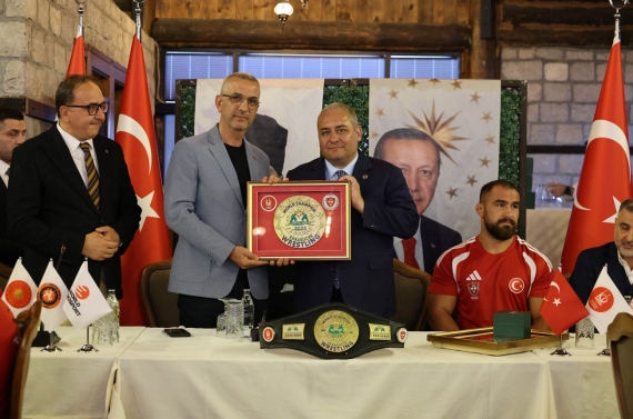 Dünya geleneksel güreş camiası Keçiören’deki lansmanda buluştu