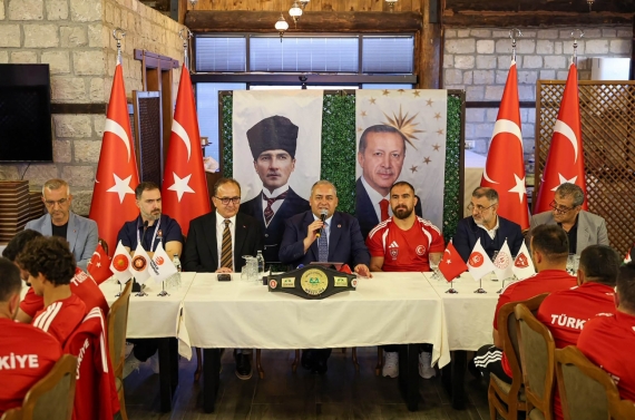 Dünya geleneksel güreş camiası Keçiören’deki lansmanda buluştu