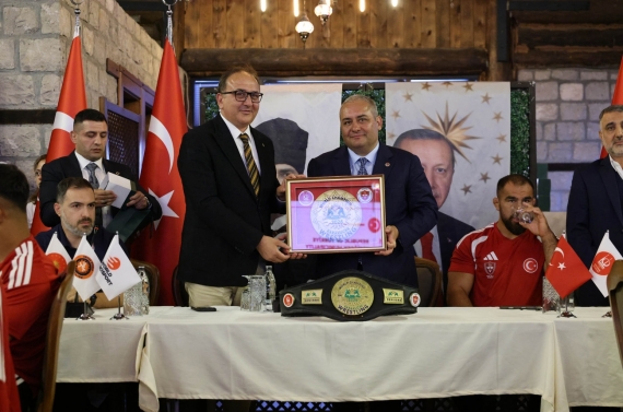 Dünya geleneksel güreş camiası Keçiören’deki lansmanda buluştu