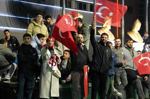 Dünya kupası coşkusu Keçiören’de dev ekrandan takip edildi