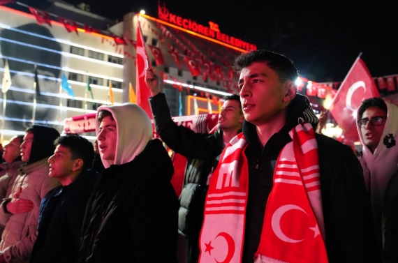 Dünya kupası coşkusu Keçiören’de dev ekrandan takip edildi