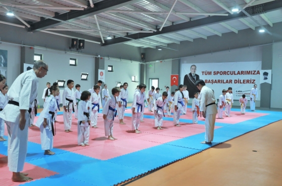 Dünya Şampiyonası yolunda Uluslararası Karate Semineri Keçiören’de tamamlandı