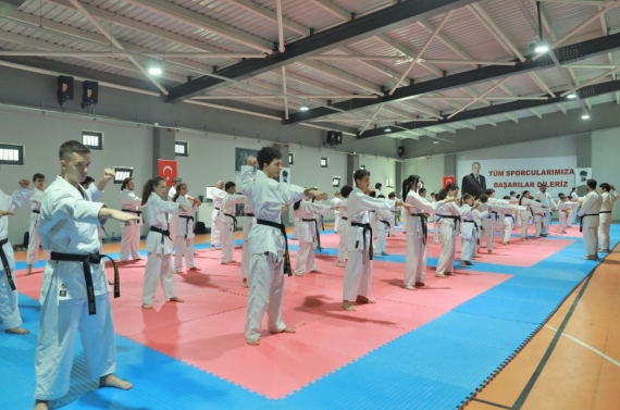 Dünya Şampiyonası yolunda Uluslararası Karate Semineri Keçiören’de tamamlandı
