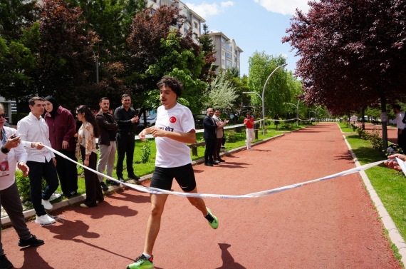 Engelsiz Spor Oyunları para atletizm ve oturarak voleybol oyunlarıyla devam etti