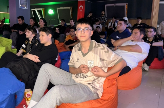 Espor tutkunları Keçiören’de unutulmaz final heyecanı yaşadı