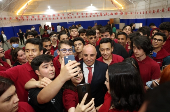 Etlik Anadolu Lisesi yeni spor salonuna kavuştu