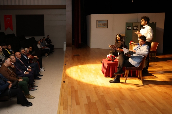 Genç Tiyatro Atölyesi öğrencileri ‘Psiko-Drama’ ile sahne aldı
