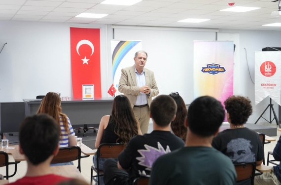 Gençler yapay zeka ile geleceğe hazırlanıyor