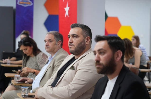 Gençler yapay zeka ile geleceğe hazırlanıyor