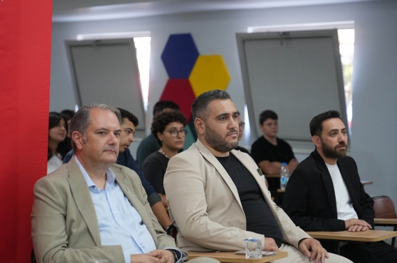 Gençler yapay zeka ile geleceğe hazırlanıyor