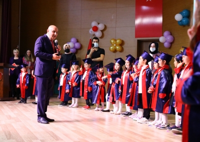 Gül Kreş Adası ilk mezunlarını verdi