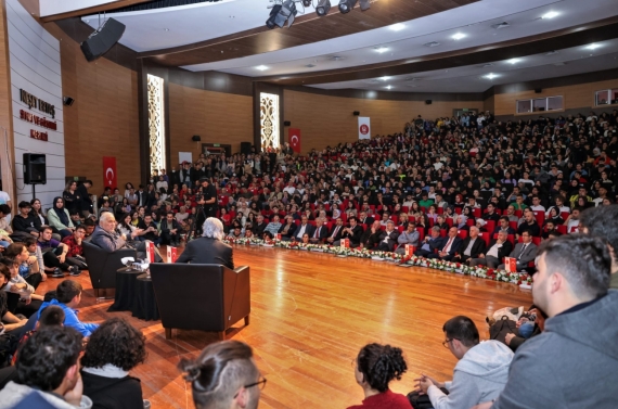 İlber Ortaylı’nın Keçiören’deki söyleşisi yoğun ilgi gördü