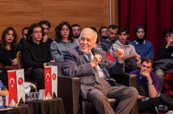 İlber Ortaylı’nın Keçiören’deki söyleşisi yoğun ilgi gördü