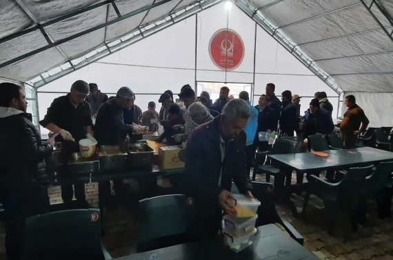 İlk oruçlar Keçiören Belediyesi iftar çadırlarında açıldı