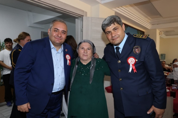 İtfaiyeciler Haftası’nda huzurevi sakinlerine anlamlı ziyaret