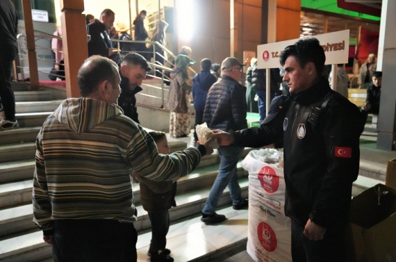 Kadir Gecesi’nde Keçiören’de birlik ve paylaşma ruhu yaşandı