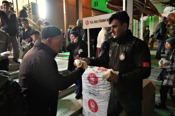 Kadir Gecesi’nde Keçiören’de birlik ve paylaşma ruhu yaşandı