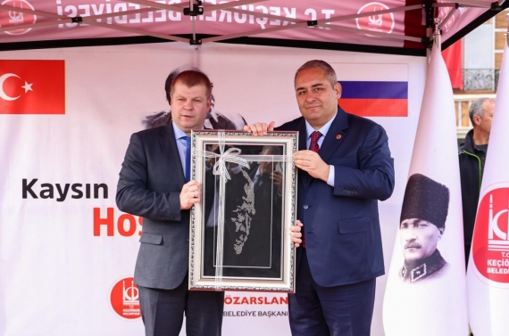 Kaysın Kuliyev’in yeni büstü törenle açıldı