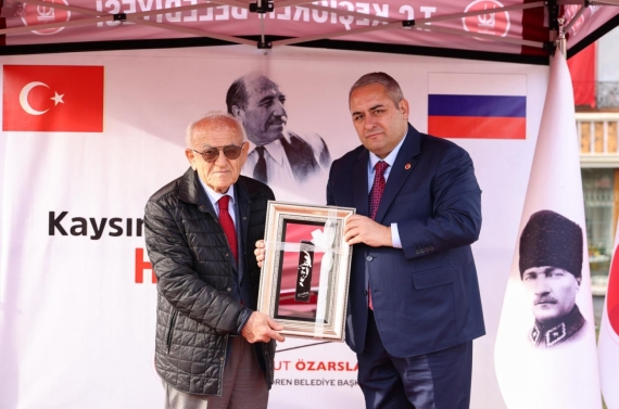 Kaysın Kuliyev’in yeni büstü törenle açıldı