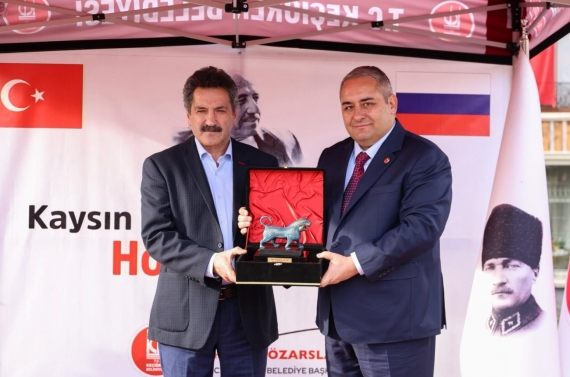 Kaysın Kuliyev’in yeni büstü törenle açıldı