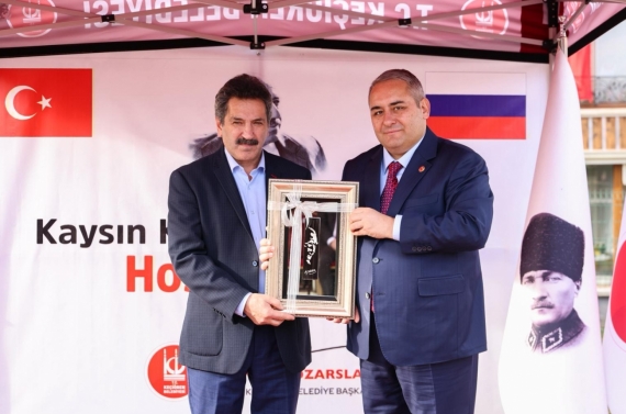 Kaysın Kuliyev’in yeni büstü törenle açıldı