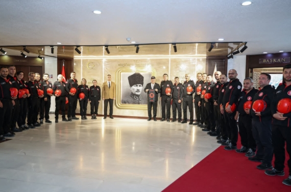 KEÇ-TİM Arama Ve Kurtarma Ekibi’ne akreditasyon peçlerini Başkan Özarslan takdim etti