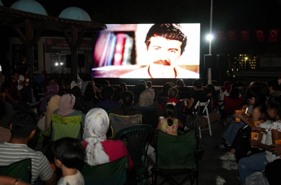 Keçiöreliler “Hababam Sınıfı Tatilde” filmi ile açık havada nostalji yaşadı