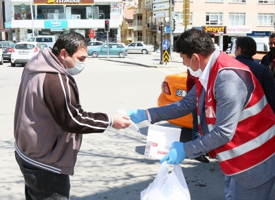 Keçiören Belediyesi 20 bin adet maske dağıttı