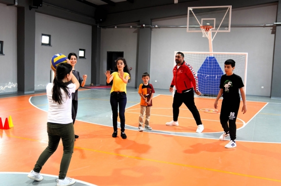 Keçiören Belediyesi, “Aile Çocuk Sistemi” ile özel gereksinimli çocukların yanında