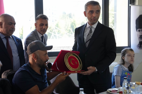 Keçiören Belediyesi Engelsiz Sohbet Evi’nde dayanışma buluşması