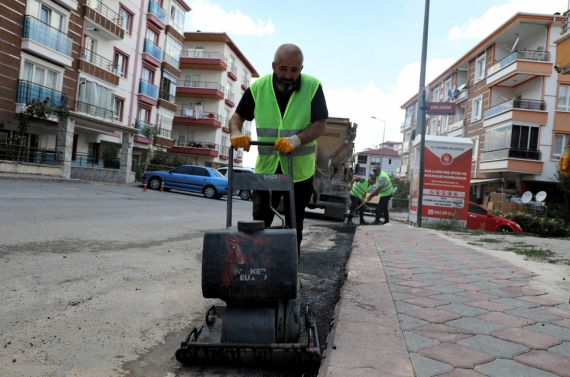 Keçiören Belediyesi Fen İşleri ekipleri sahada
