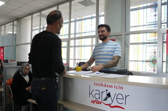 Keçiören Belediyesi Kariyer Ofisi 82 kişiyi daha yeni işine kavuşturdu