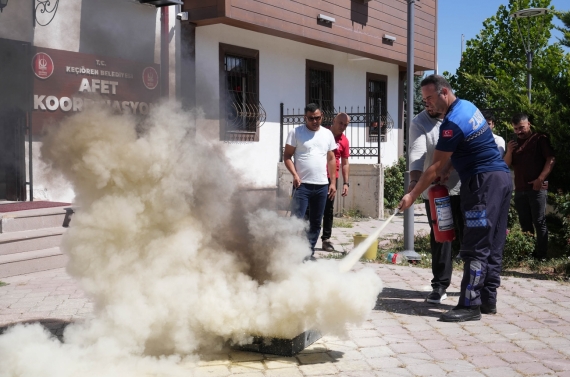 Keçiören Belediyesi personeline afet ve yangın eğitimi