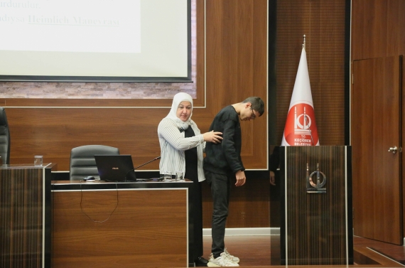 Keçiören Belediyesi stajyerleri hayata hazırlıyor