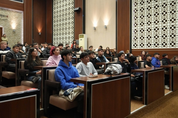 Keçiören Belediyesi’nde staj yapan öğrencilere oryantasyon eğitimi verildi