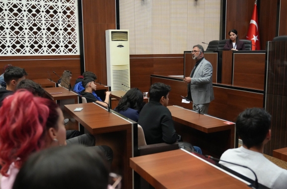 Keçiören Belediyesi’nde staj yapan öğrencilere oryantasyon eğitimi verildi