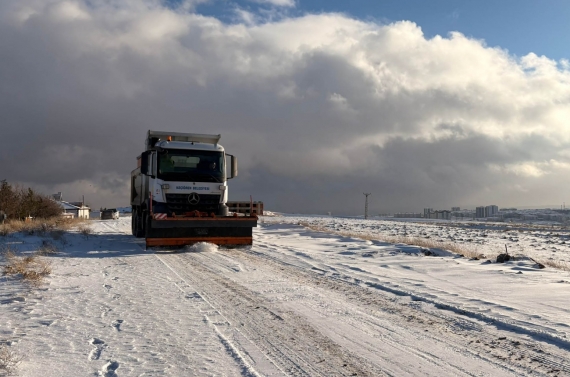 Keçiören Belediyesi’nden 7/24 karla mücadele mesaisi