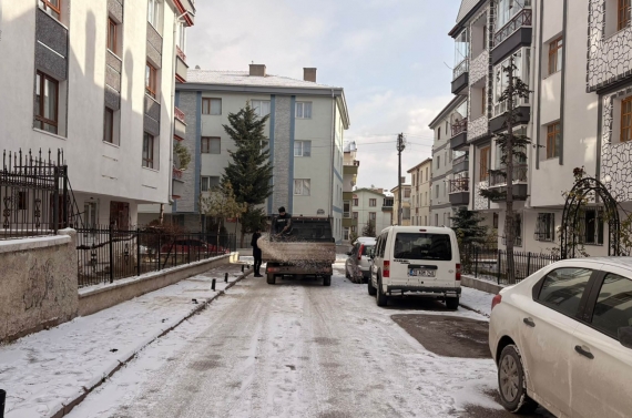 Keçiören Belediyesi’nden 7/24 karla mücadele mesaisi