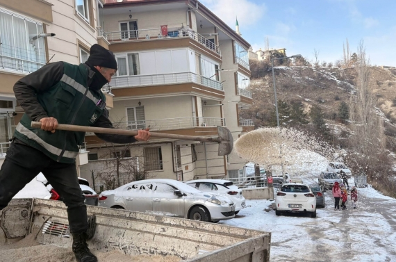 Keçiören Belediyesi’nden 7/24 karla mücadele mesaisi