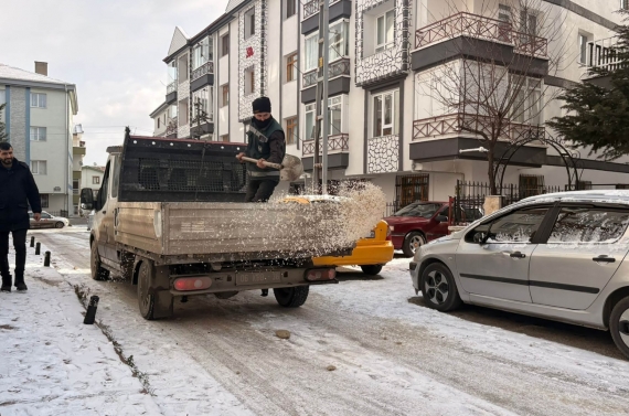 Keçiören Belediyesi’nden 7/24 karla mücadele mesaisi