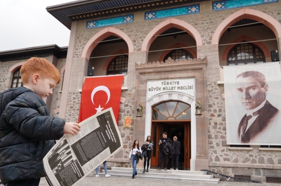 Keçiören Belediyesinden Atatürk’ü ölümsüzleştiren özel gazete baskısı