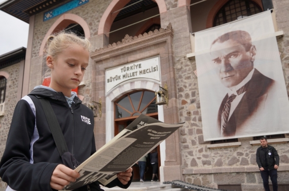 Keçiören Belediyesinden Atatürk’ü ölümsüzleştiren özel gazete baskısı