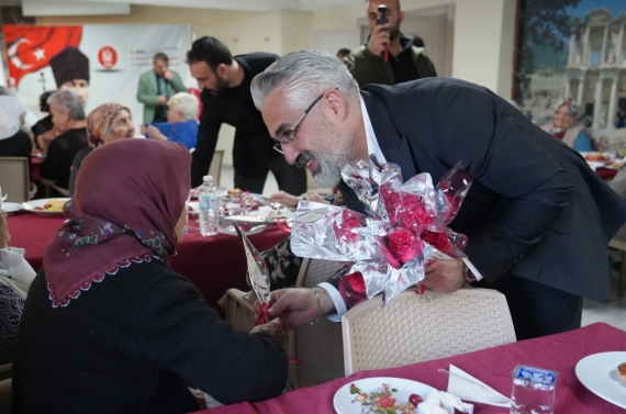 Keçiören Belediyesi’nden bayramda vefa ve dayanışma örneği