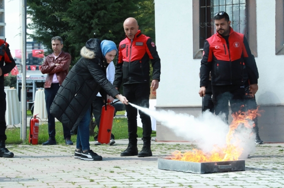 Keçiören Belediyesi’nden çocuklara hayat kurtaran afet eğitimi