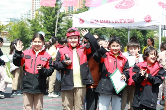 Keçiören Belediyesi’nden çocuklara hayat kurtaran afet eğitimi